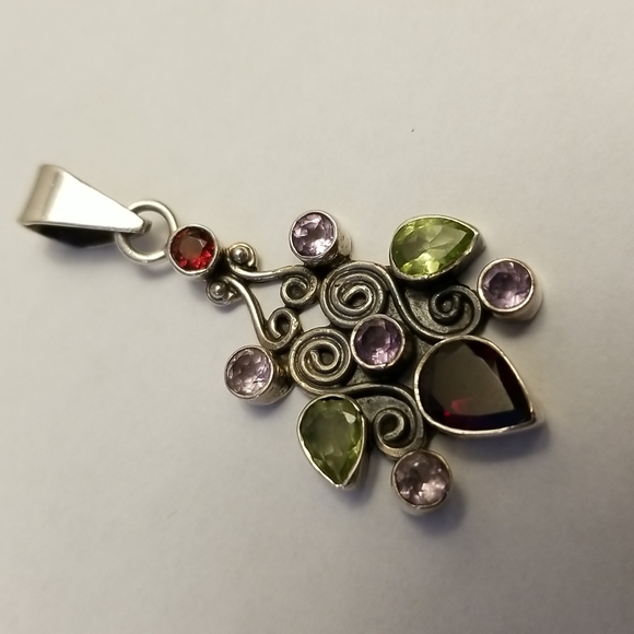 Garnet, peridot, and amethyst pendant - Picture 2 of 3